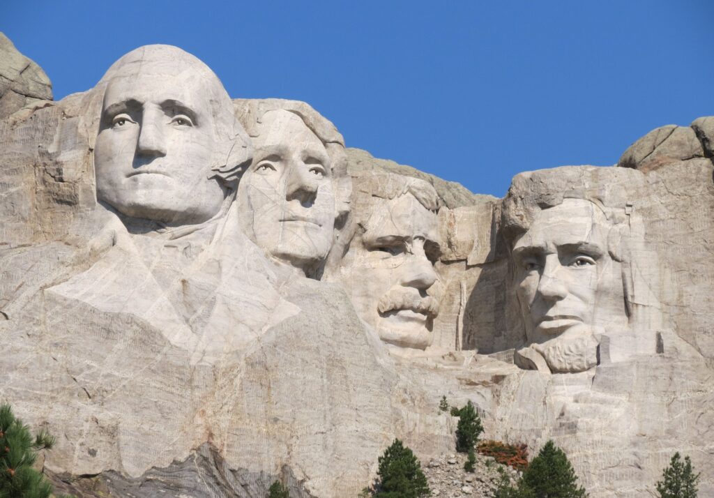 mount rushmore, most iconic landmarks in the world